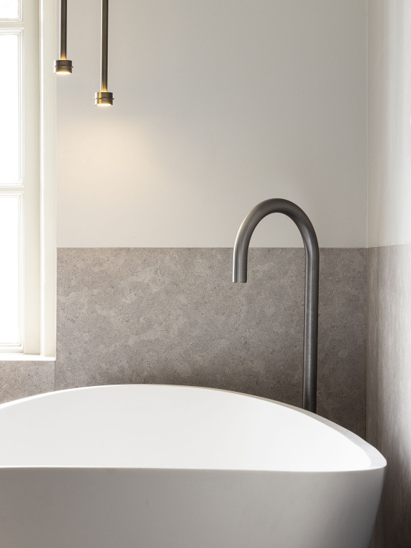 Formani Ribbon by Bob Manders door handle