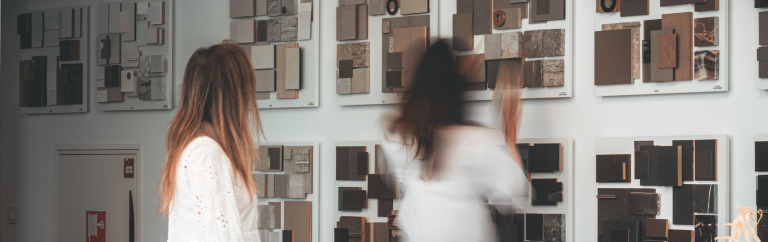 Minimalism vs. Maximalism – Finding the Perfect Balance