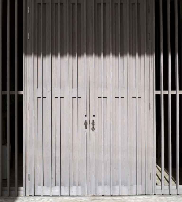 Pomo para puerta de entrada aero inoxidable mate